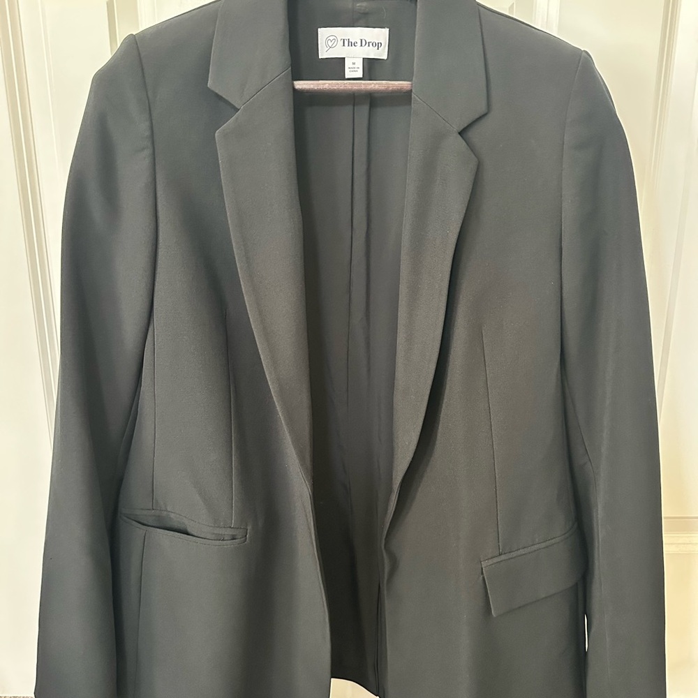 Black Blazer with Notched Lapels and Relaxed Fit